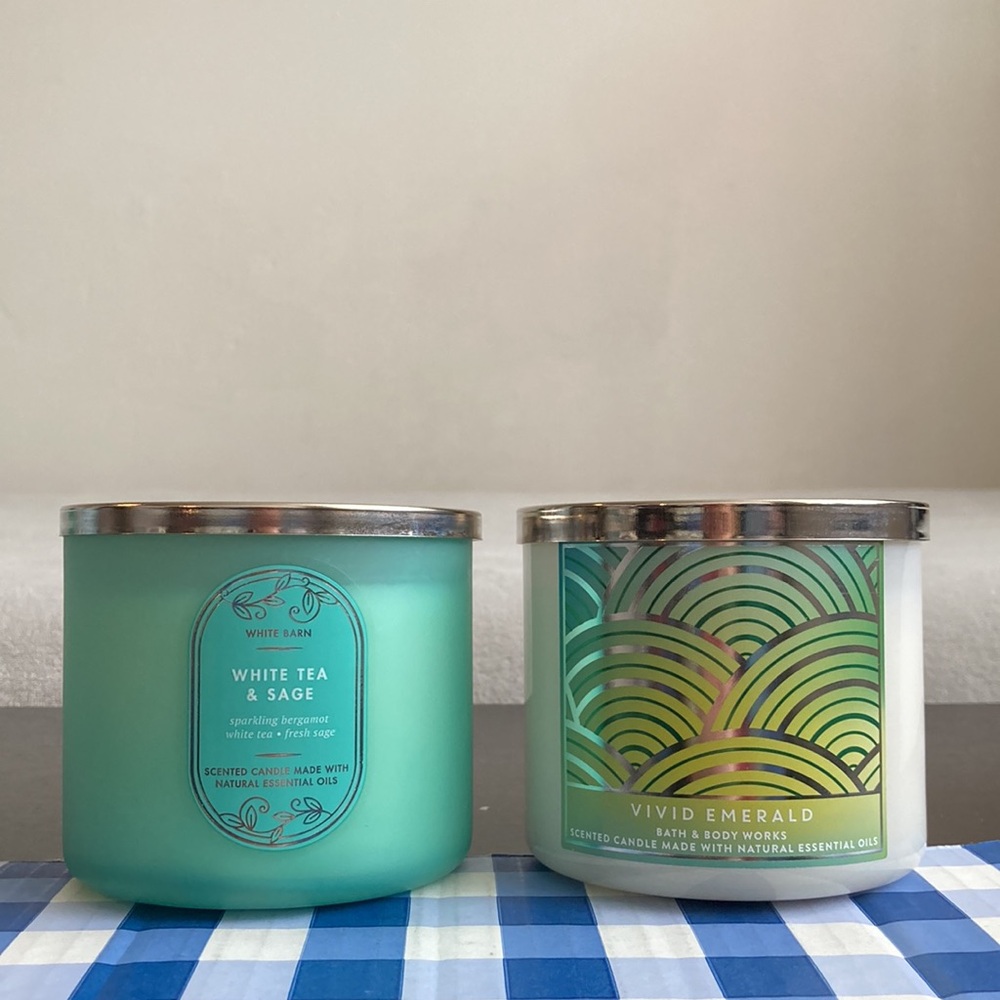 2 green candles